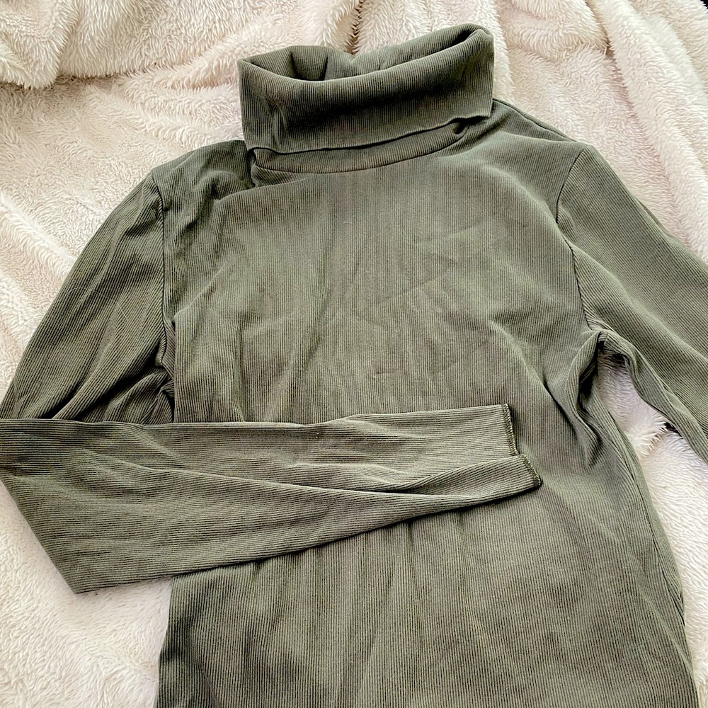 Wild fable army green turtleneck